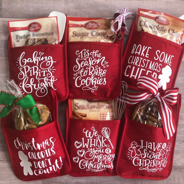 https://www.customizedidea.com/media/catalog/product/cache/4518d14563ce3d62914a9dea4743ff32/p/o/potholder-neighbor-gift-oven-mitt-holiday-cookie-gift.jpg